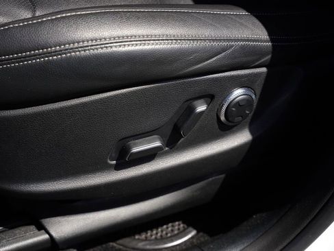 Used 2023 Genesis GV70 2.5T w/ Select Package image 6