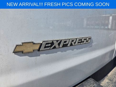 Used 2024 Chevrolet Express 2500 w/ Driver Convenience Package image 13