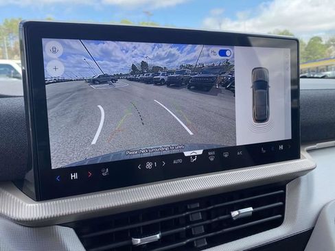 New 2026 Ford Explorer Active w/ Active Comfort Package AWD/4WD image 9