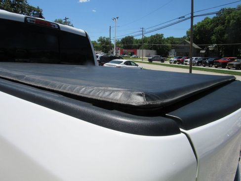 Used 2023 RAM 1500 Laramie AWD/4WD image 14