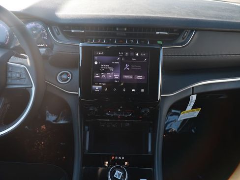 New 2025 Jeep Grand Cherokee Altitude image 22