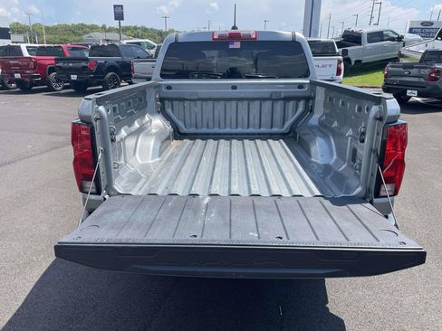 Used 2024 Chevrolet Colorado W/T RWD image 10