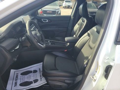 New 2026 Jeep Compass Latitude image 13