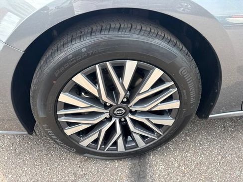 Certified 2025 Nissan Altima 2.5 SV FWD image 30