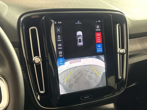 Used 2023 Volvo XC40 Recharge Plus AWD/4WD image 18