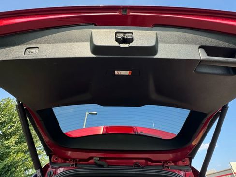 Used 2018 Ford Explorer XLT w/ Equipment Group 202A image 22