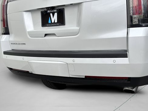 Used 2020 Cadillac Escalade Luxury image 6