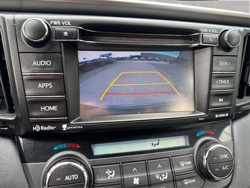 Used 2017 Toyota RAV4 XLE AWD/4WD image 34
