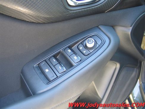 Used 2022 Subaru Outback Premium AWD/4WD image 6