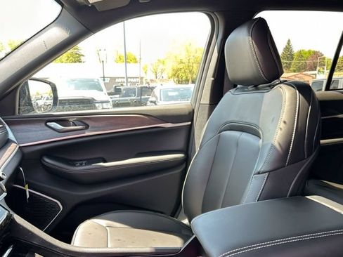 New 2026 Jeep Grand Cherokee Limited AWD/4WD image 30
