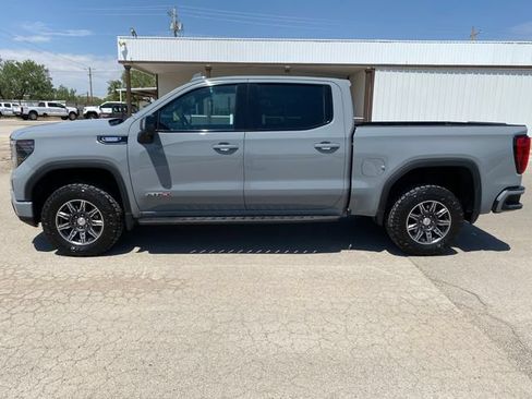 Used 2024 GMC Sierra 1500 AT4 w/ AT4 Premium Package AWD/4WD image 3