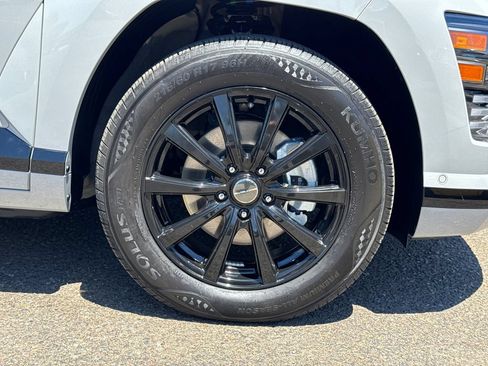 Used 2025 Hyundai Kona Limited FWD image 7