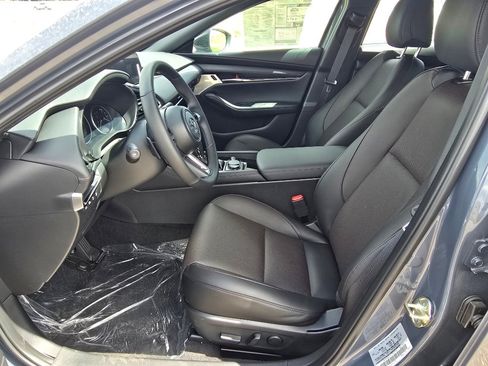 New 2026 MAZDA MAZDA3 Hatchback w/Premium Plus Pkg image 12