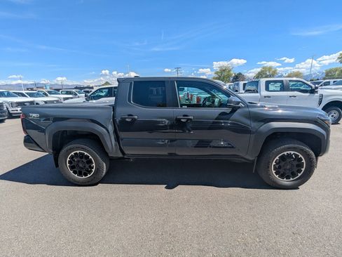 Used 2024 Toyota Tacoma TRD Off-Road w/ TRD Off Road Upgrade Package image 2