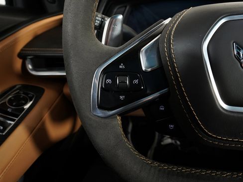 Used 2020 Chevrolet Corvette Stingray Premium Cpe w/ 3LT Preferred Equipment Group image 17