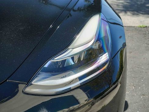 Used 2021 Tesla Model 3 Standard Range Plus image 8