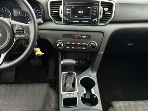 Used 2017 Kia Sportage LX FWD image 16