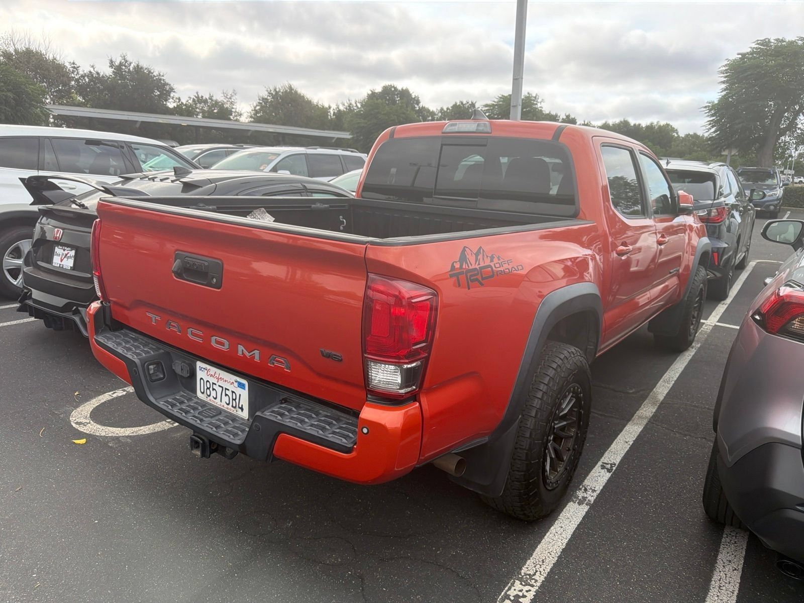 Certified 2017 Toyota Tacoma TRD Off-Road AWD/4WD image 7