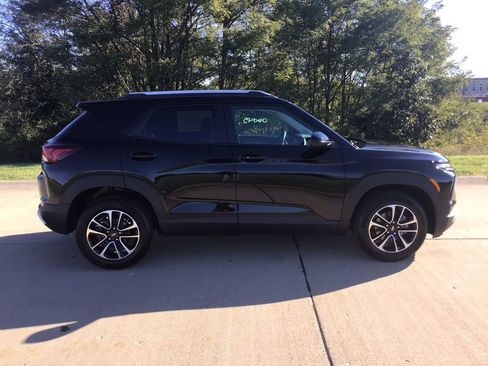 New 2026 Chevrolet TrailBlazer LT w/ Convenience Package image 2