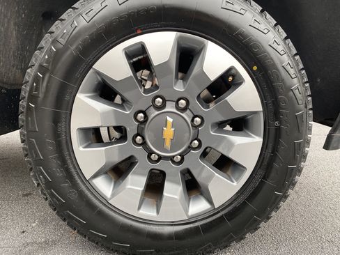 Used 2024 Chevrolet Silverado 2500 Custom w/ Custom Convenience Package image 41