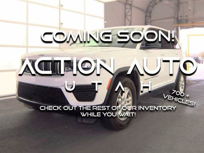 Used 2023 Jeep Grand Cherokee Laredo