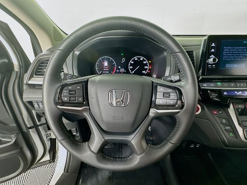 Certified 2025 Honda Odyssey EX-L image 13