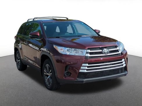 Used 2019 Toyota Highlander LE AWD/4WD image 8