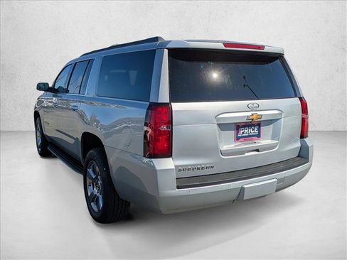 Used 2018 Chevrolet Suburban LT image 8