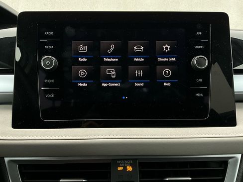 Used 2025 Volkswagen Taos SE image 30