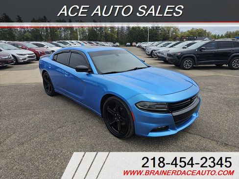 Used 2016 Dodge Charger SXT w/ Plus Group RWD image 2