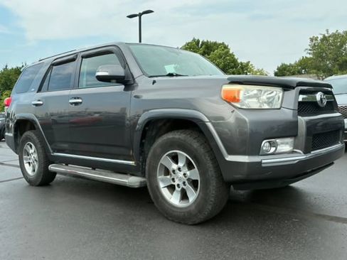 Used 2011 Toyota 4Runner SR5 w/ Premium Pkg w/Leather AWD/4WD image 3