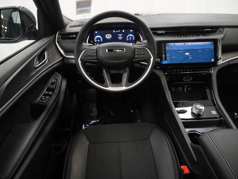 New 2026 Jeep Grand Cherokee Altitude AWD/4WD image 19