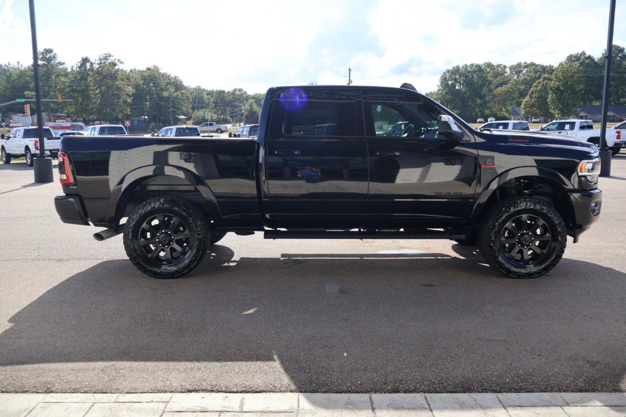 Used 2022 RAM 2500 Laramie w/ Night Edition AWD/4WD image 4