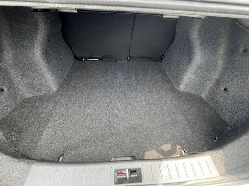 Used 2025 Nissan Versa SV FWD image 31