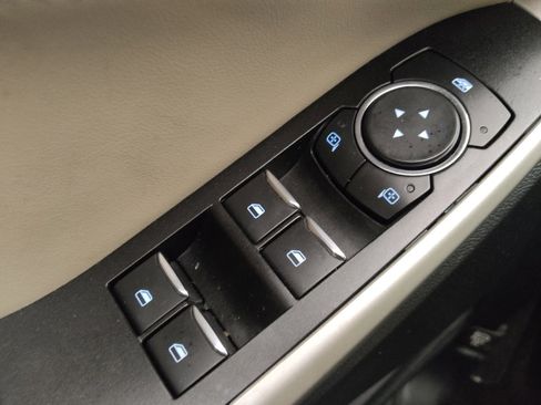 Used 2020 Ford Explorer XLT w/ Equipment Group 202A RWD image 27