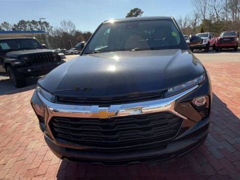 Used 2025 Chevrolet TrailBlazer LS w/ LS Convenience Package image 4
