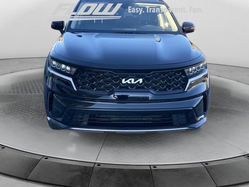 Used 2023 Kia Sorento S w/ Panoramic Sunroof Package image 2
