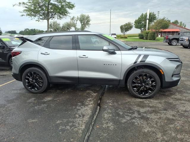 Used 2024 Chevrolet Blazer LT w/ LPO, Black Sport Package AWD/4WD image 4