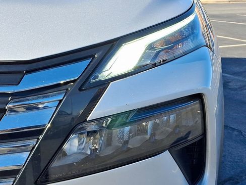 Used 2024 Nissan Rogue S image 9