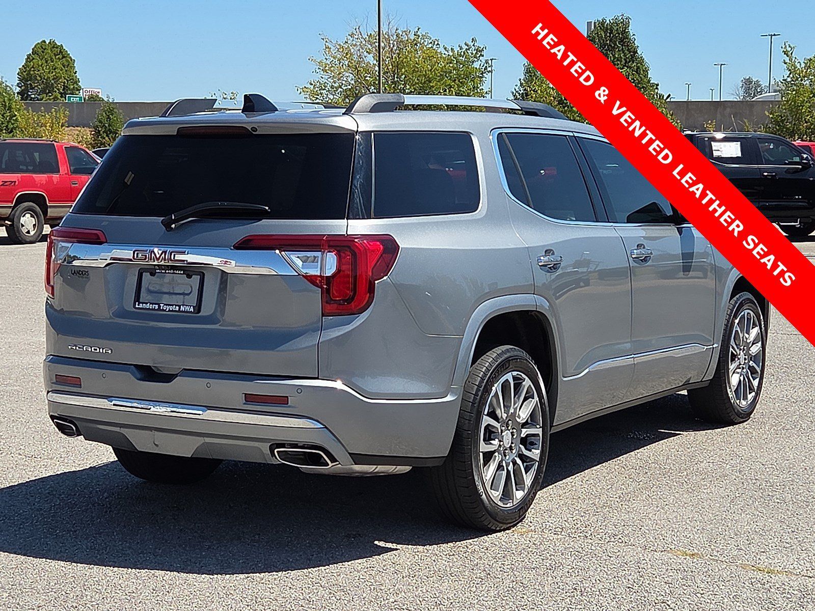 Used 2023 GMC Acadia Denali w/ Denali Ultimate Package FWD image 5