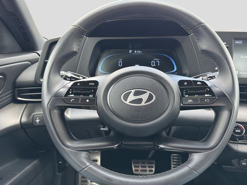 Certified 2025 Hyundai Elantra Sport FWD image 19
