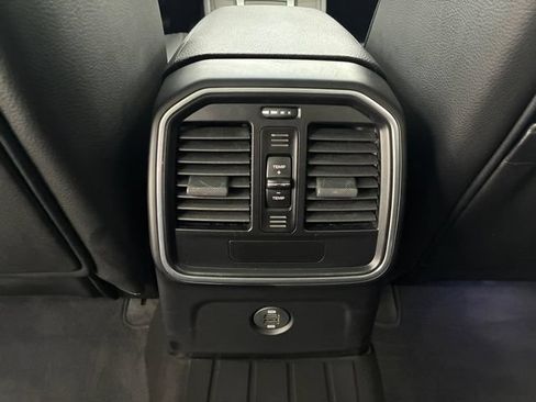 Used 2019 Porsche Macan AWD/4WD image 19