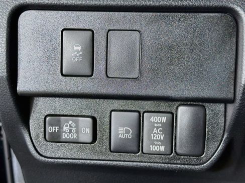 Used 2022 Toyota Tacoma TRD Sport w/ TRD Premium Sport Package RWD image 15