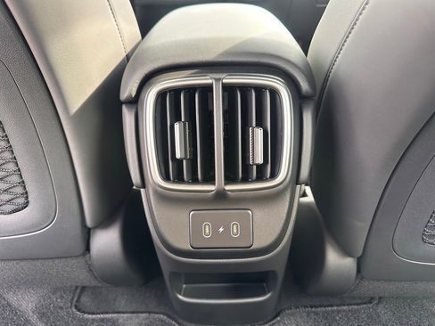 Used 2025 Hyundai Ioniq 6 Limited image 14