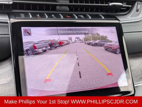 Certified 2025 Jeep Grand Cherokee Limited w/ Trailer Tow Package AWD/4WD image 20