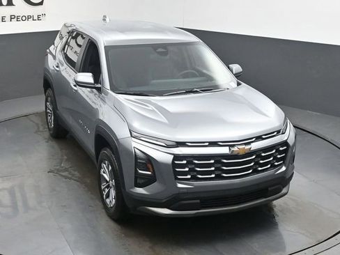 New 2026 Chevrolet Equinox LT w/ Convenience Package II FWD image 25