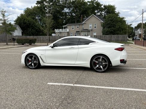 Used 2018 INFINITI Q60 Red Sport 400 w/ Pro Active Package AWD/4WD image 33