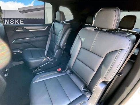 New 2026 GMC Acadia Elevation image 10