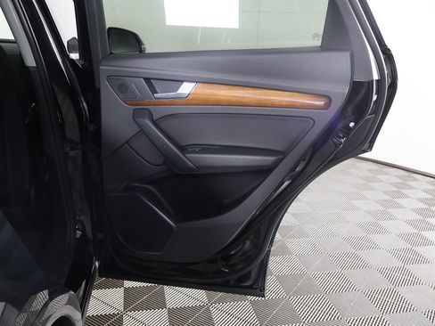 Used 2023 Audi Q5 2.0T Premium w/ Convenience Package image 25