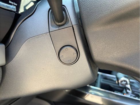 Used 2021 Ford F150 Lariat w/ Equipment Group 502A High image 22